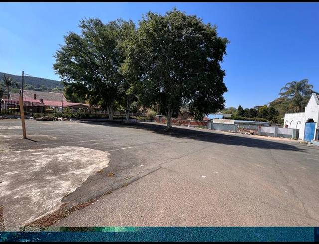 RETAIL PROPERTY TO RENT IN PRESTBURY